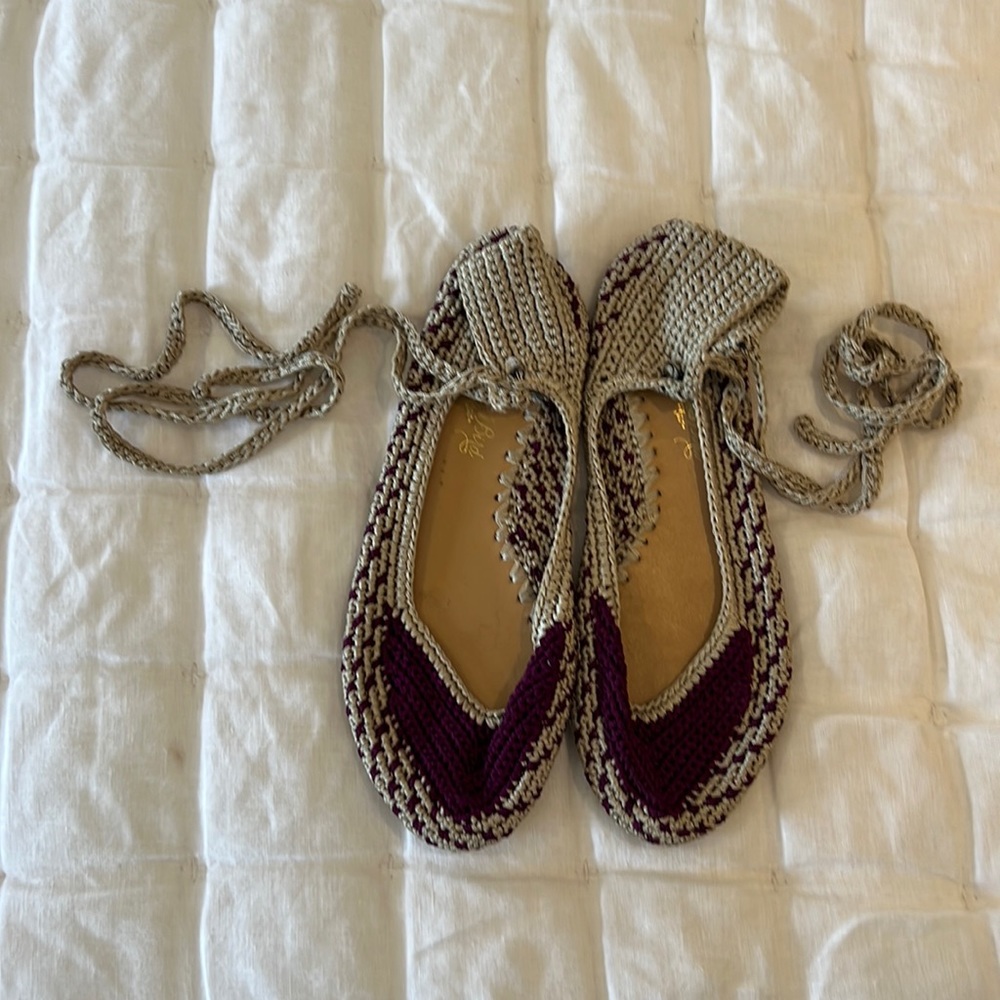 Painted Bird crochet flats size 7